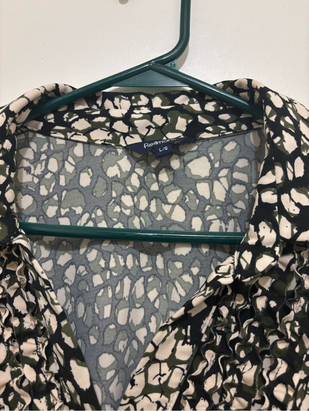 Reitmans Abstract Print Ruffle Button-Front Blouse Size Large - Picture 6 of 7